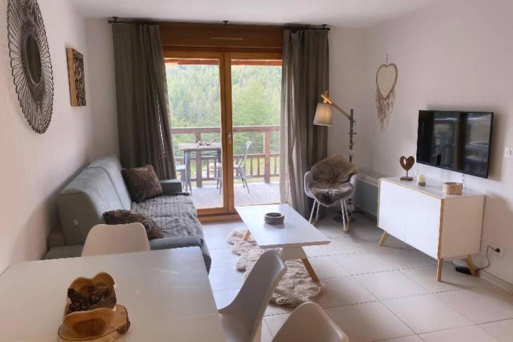 Appartement De Charme Dans Residence Avec Piscine La Joue Du Loup Saint-Étienne-en-Dévoluy Eksteriør billede