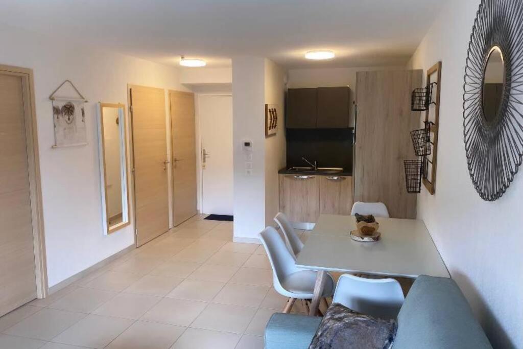 Appartement De Charme Dans Residence Avec Piscine La Joue Du Loup Saint-Étienne-en-Dévoluy Eksteriør billede